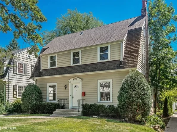 1370 Scott Ave, Winnetka, IL 60093