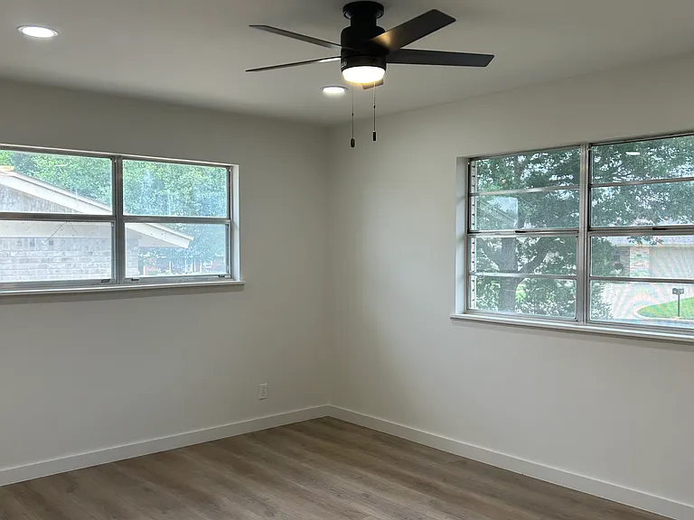 2nd bedroom 12x15