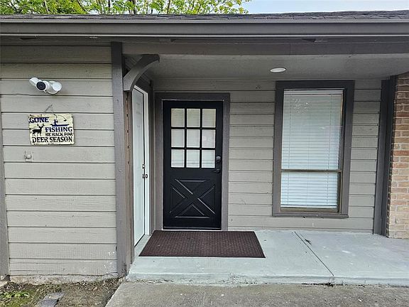 2nd image of 6B Oak Hollow Cir