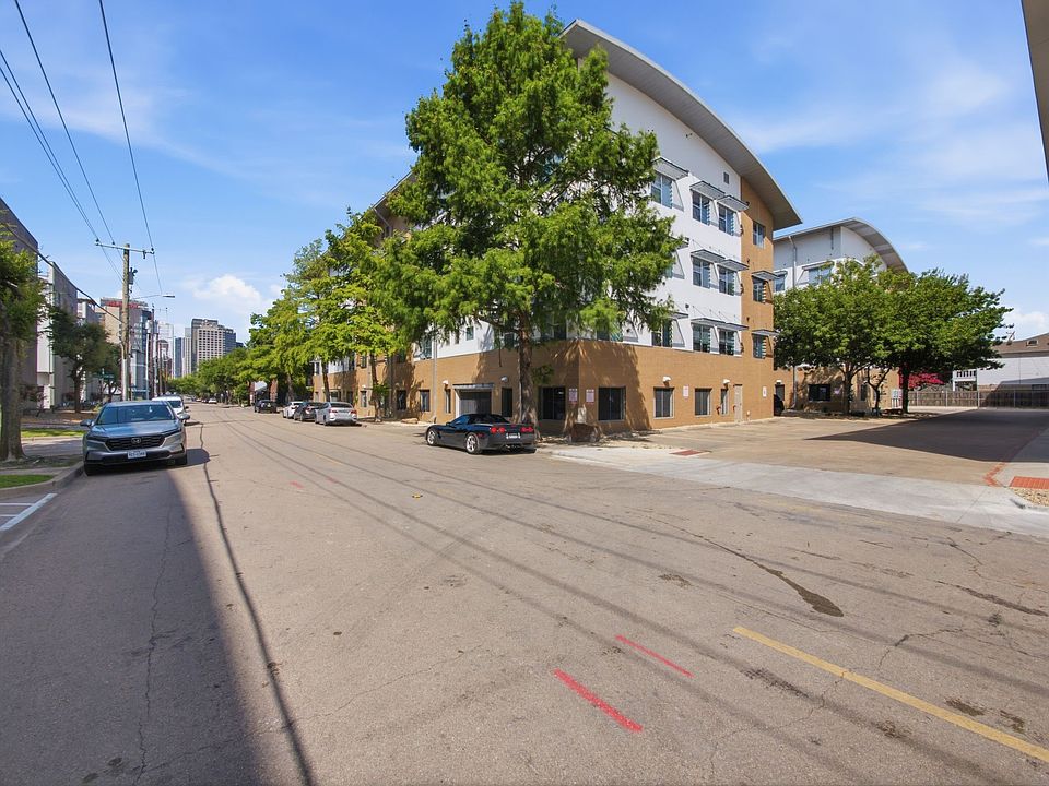 1st image of 3015 Bryan St APT 2F