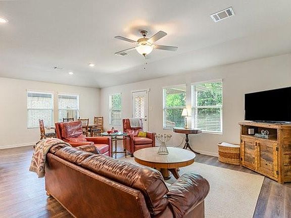 2nd image of 5017 Bailey Way
