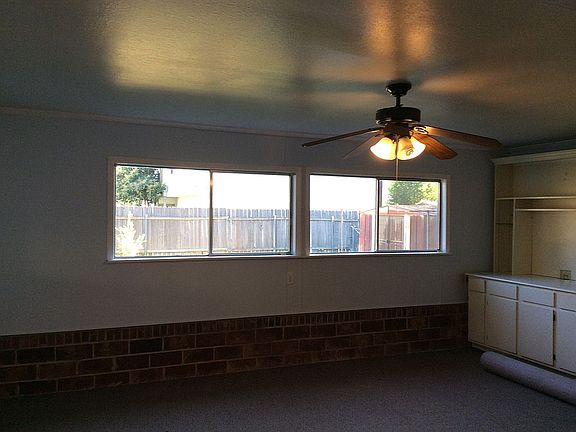 4th image of 2709 Higgins St