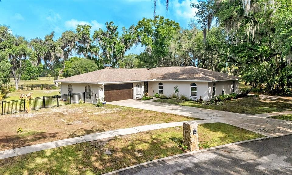 1st image of 135 Country Club Ln