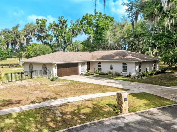 135 Country Club Ln, Mulberry, FL 33860