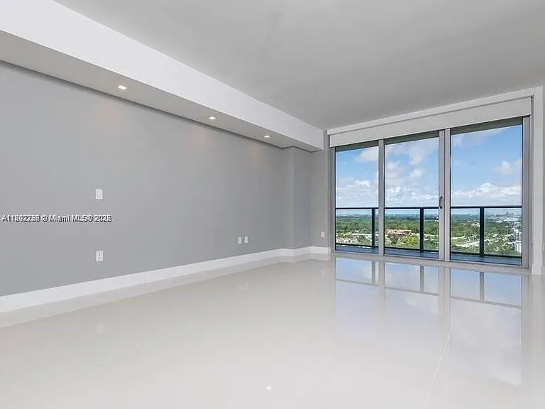 16385 Biscayne Blvd #2103 — Photo 9