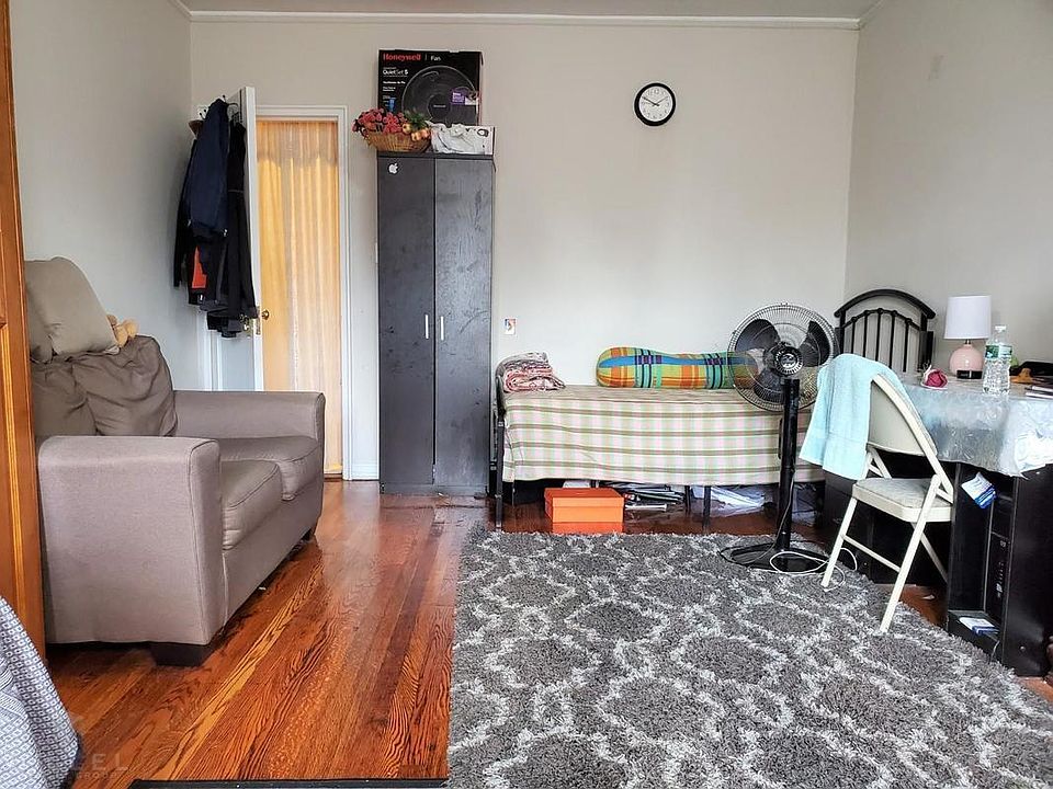 1st image of 4005 Ithaca St APT 4C