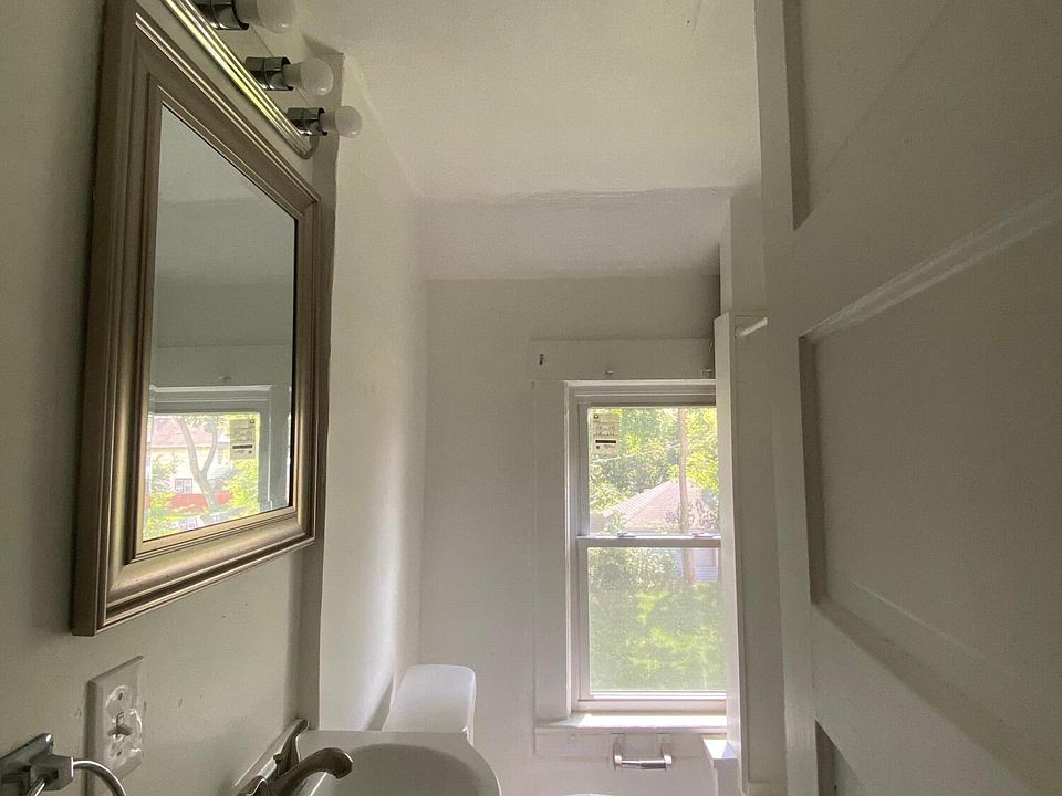 17th image of 1109 Greenwood Ave