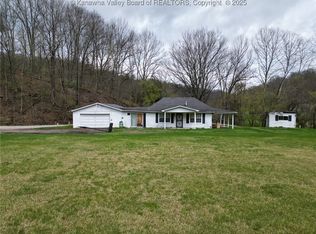 2008 Bear Crk, West Hamlin, WV 25571