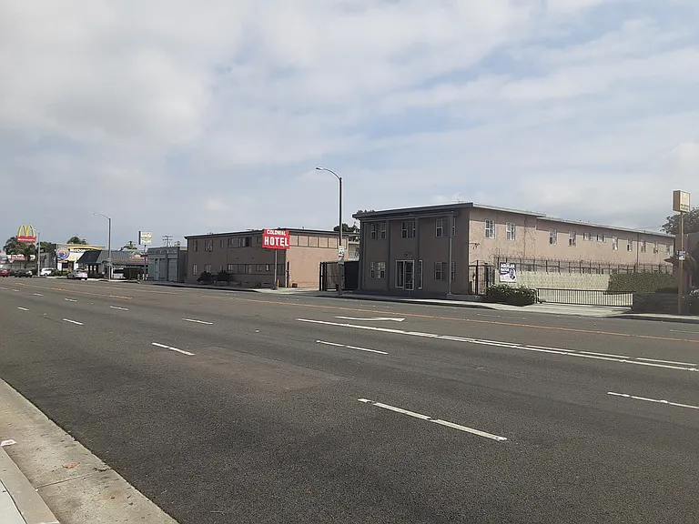 4220 W El Segundo Blvd #4220 — Photo 7