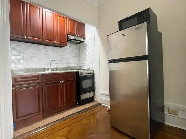 249 West 102nd Street 3B image 3 of 8