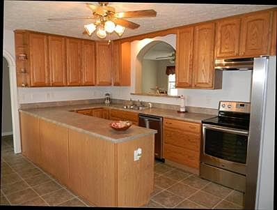 3rd image of 1803 Woodlawn Ave