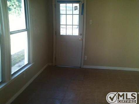 5th image of 2725 Handley Dr