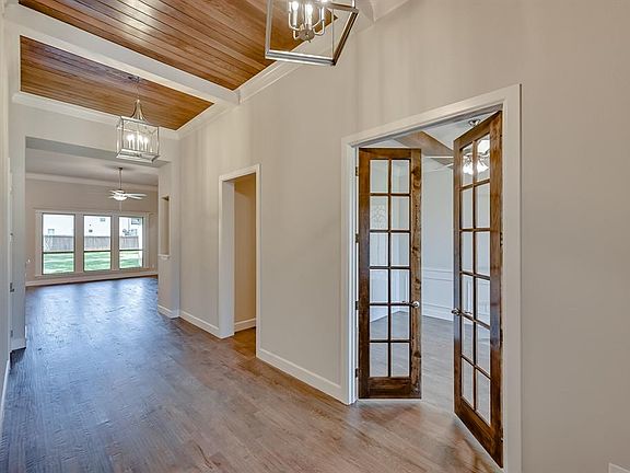 2nd image of 1708 Scarborough Dr