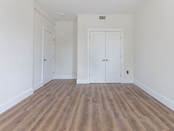 5th image of 849 Columbia Rd #2