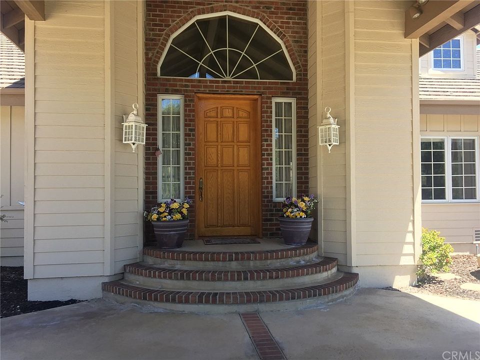 1st image of 22146 Twin Oaks Ct