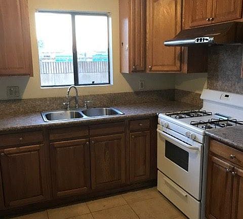 3rd image of 601 Dewey Ave APT P