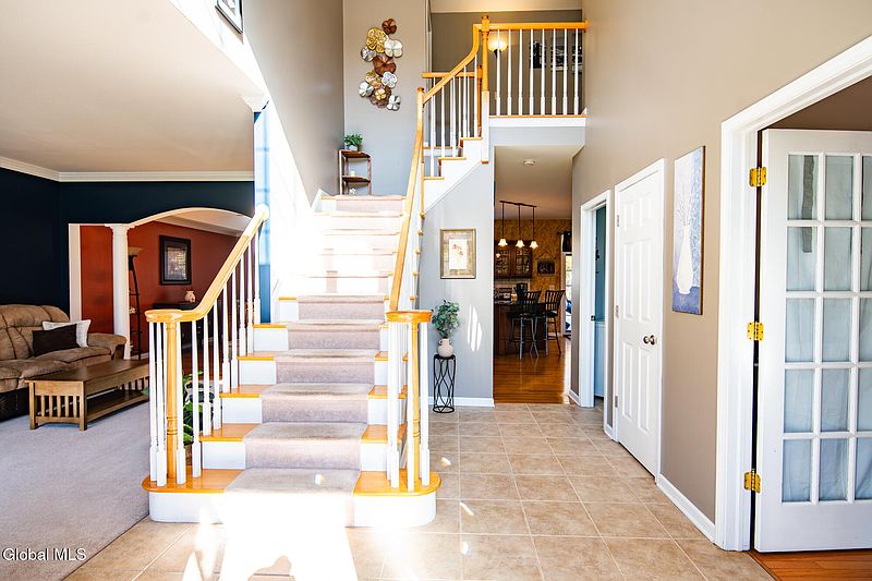 5th image of 65 Cindy Crest Drive