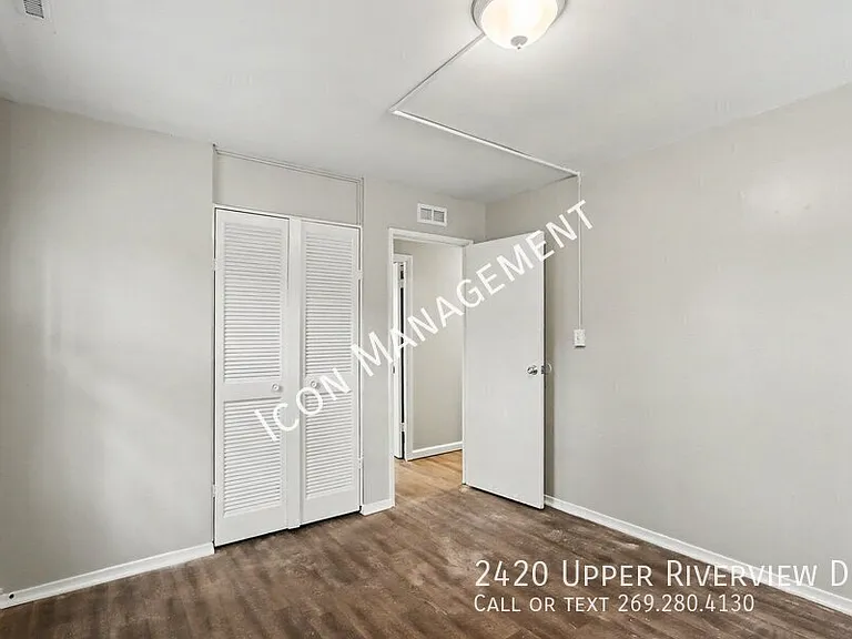2420 Upper Riverview Dr — Photo 17