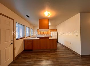 ADA Friendly Two Bedroom Duplex with Backyard, Vancouver, WA 98682