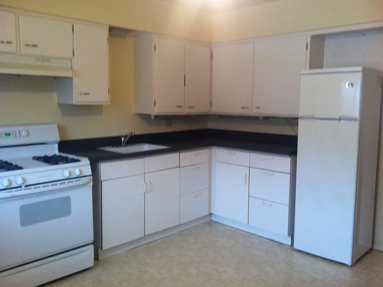 812 E Bancroft Ave — Photo 2