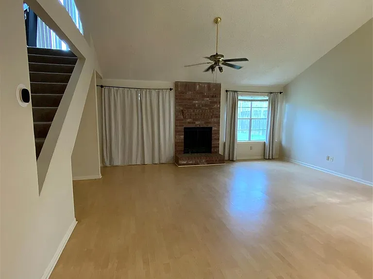 5027 Kleinway Dr — Photo 5