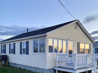 11 Susan Ln, Hampton, NH 03842