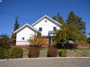 604 N Main St, Dufur, OR 97021