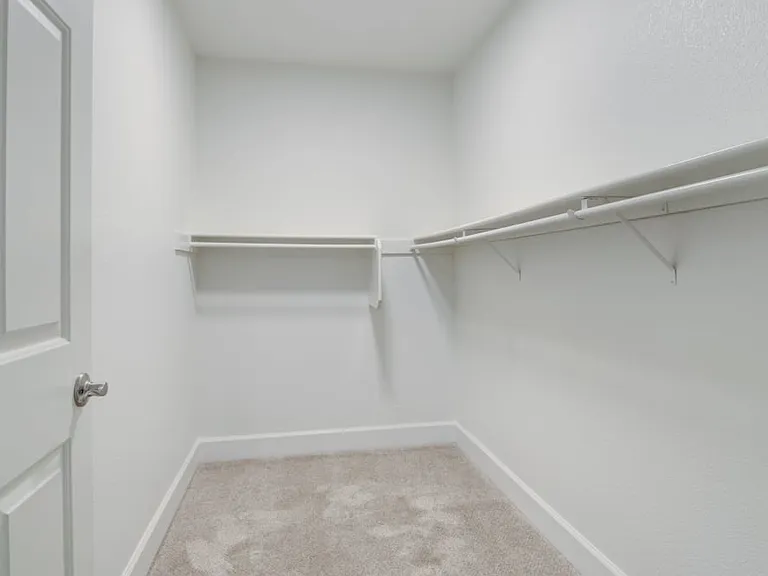 Aero Ridge - Military Housing — Photo 12