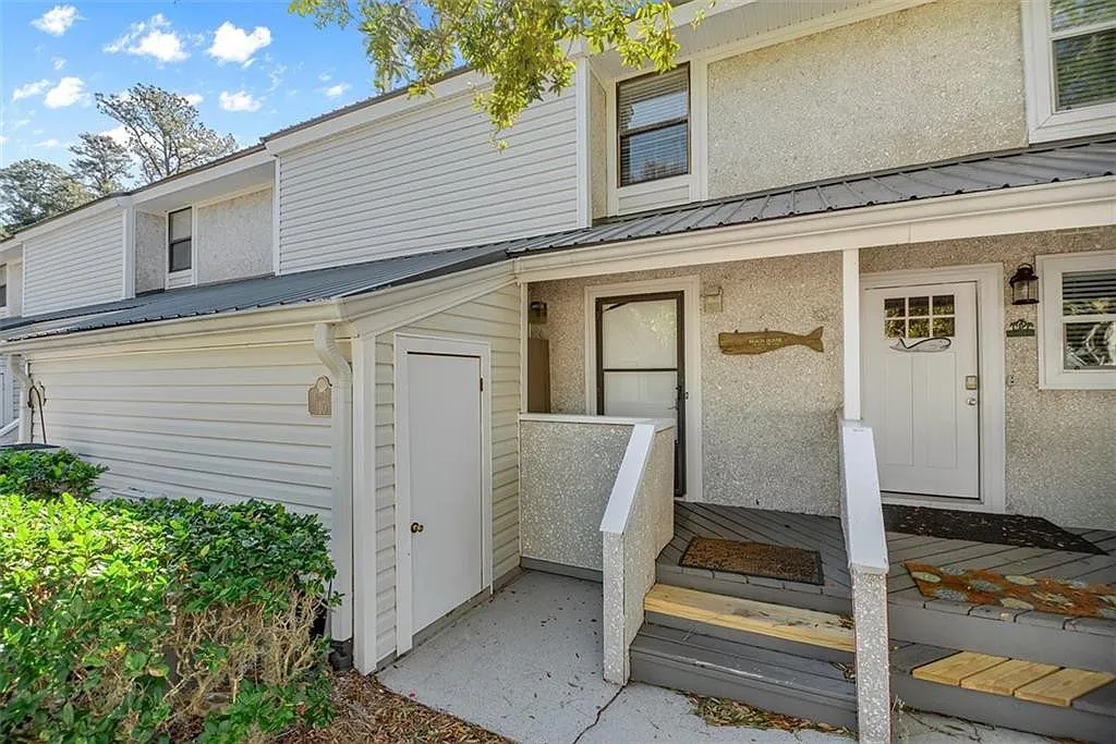 1000 Sea Island Rd — Photo 2