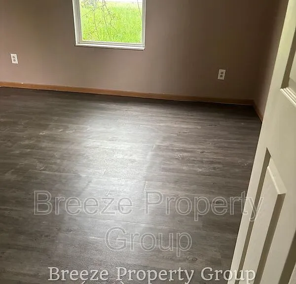 913 Hawthorne St — Photo 6