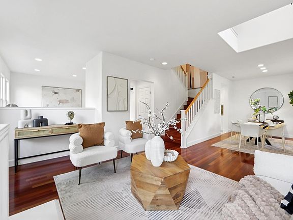 5th image of 3858 Evangelho Cir