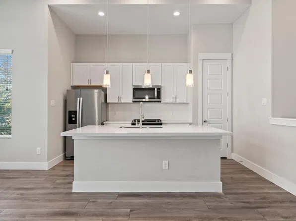 814 Thornton Rd, Houston, TX