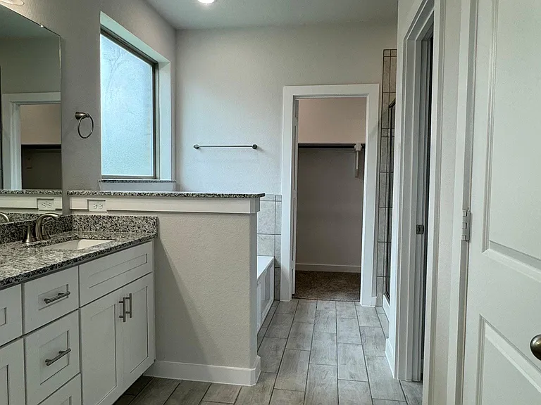 831 Rosebud Trl — Photo 12
