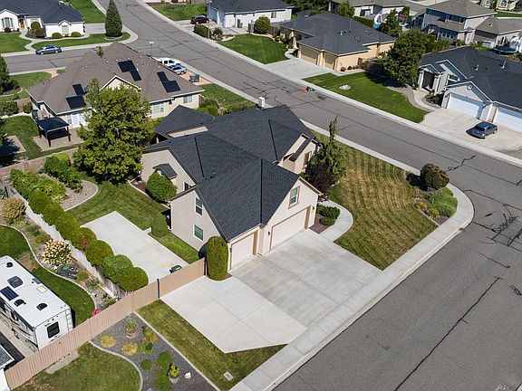 2nd image of 408 Criterion Dr