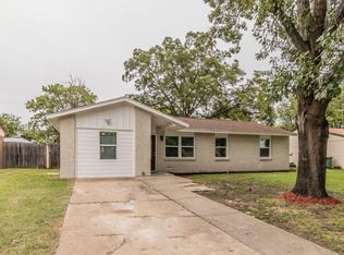 2131 Hedgerow St, Arlington, TX 76010
