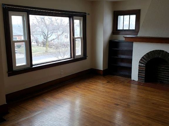 3rd image of 391 Windermere Blvd