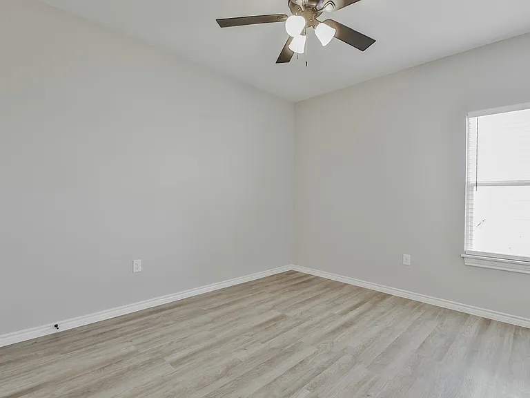 1313 Corpus Ave #B — Photo 15
