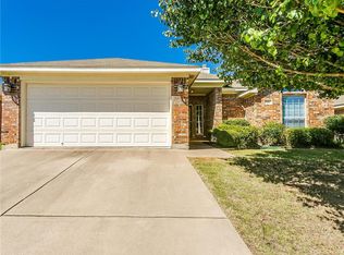 639 Ridgehill Dr, Burleson, TX 76028