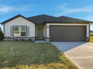 637 W Bluebird St, Gardner, KS 66030