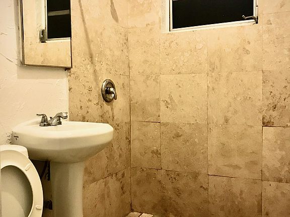 5th image of 233 Wenonah Pl #7