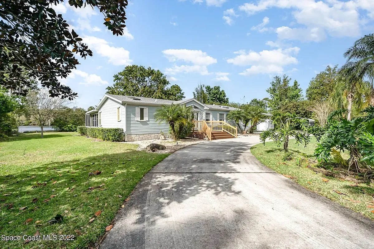 Building Photo - 4159 Hidden Lakes Dr