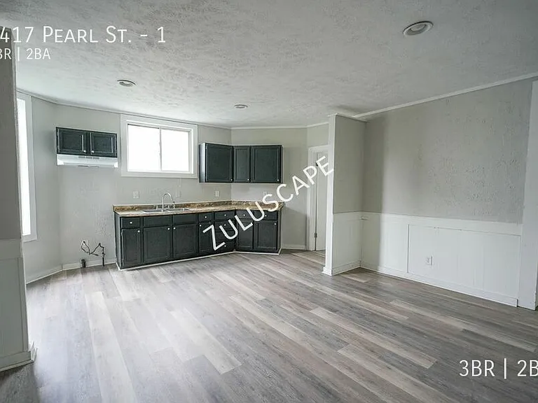 2417 Pearl St #1 — Photo 2