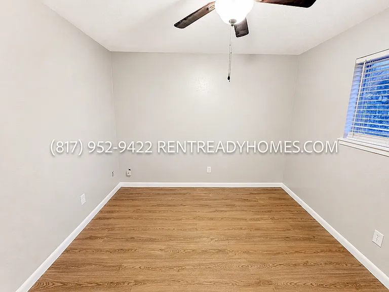 318 Frontier Dr. * — Photo 7