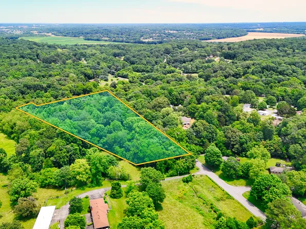 1 Dean Rd, Clarksville, TN 37040