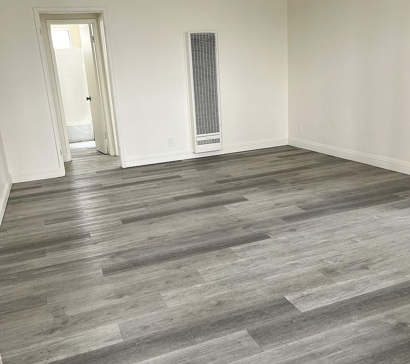 1st image of 11763 Hamlin St #2