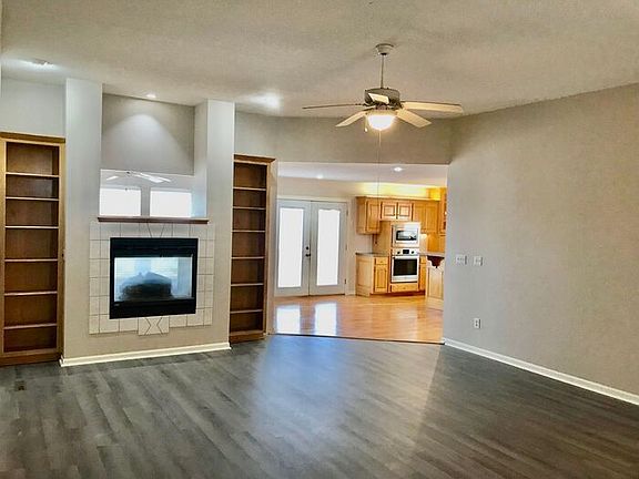 4th image of 5417 NE Holiday Dr #39