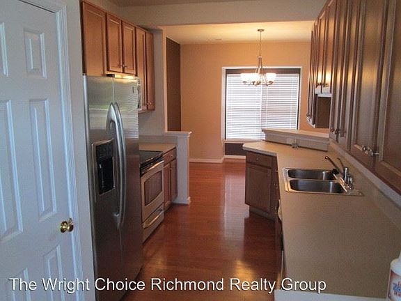 4th image of 1114 Dominion Townes Pl