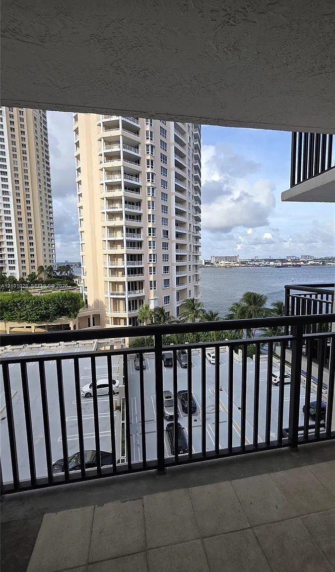 Brickell Key Ii Condo — Photo 3