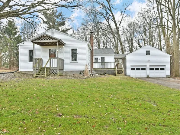 4011 Burkey Rd, Youngstown, OH 44515