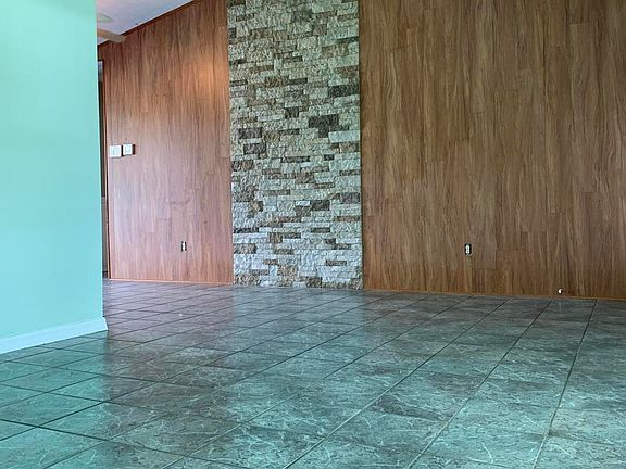5th image of 743 SW Lakehurst Drive